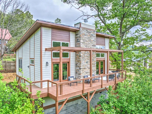 35 Eden Trl, Canton, NC 28716