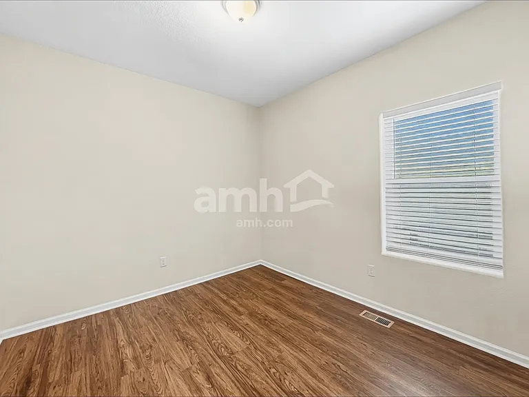 551 Reserve Ave — Photo 12
