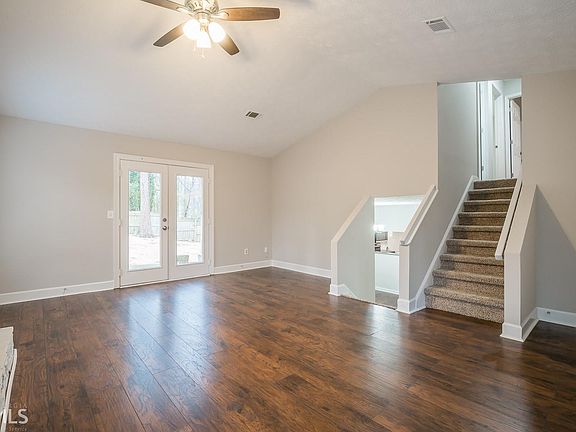 3rd image of 2041 Walden Park Pl