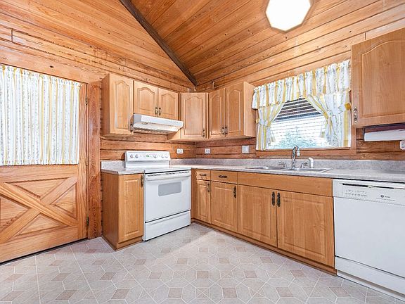 5th image of 334 SW Starlight Ct