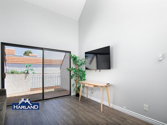 4th image of 8332 Regents Rd Unit 3A