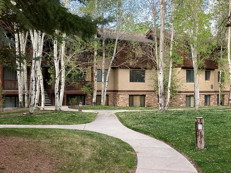 1600 Pinebrook Blvd #F9 — Photo 13