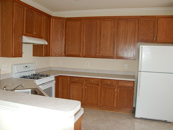 4th image of 16801 Sweeney Ln