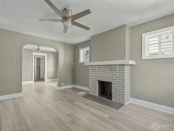 4th image of 79 Seminary Ave