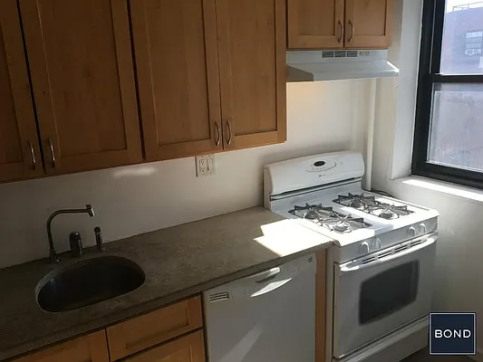 Sold by Bond New York | media 16