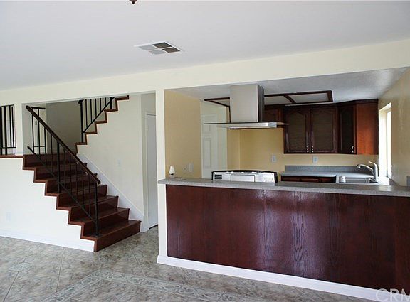 5th image of 15219 Paige Ave