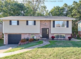 1119 Ivywood Ln, South Charleston, WV 25309