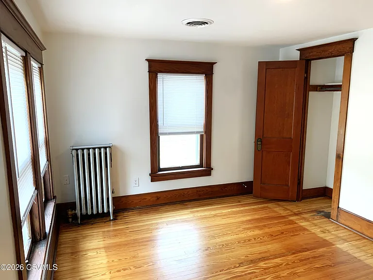 1004 W Market St — Photo 14