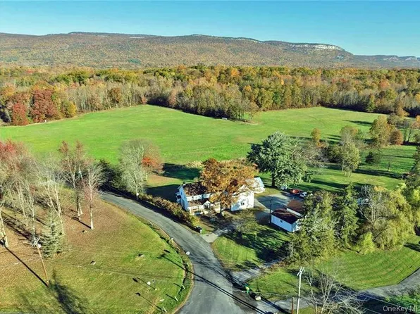 4 Low Road, Wallkill, NY 12589