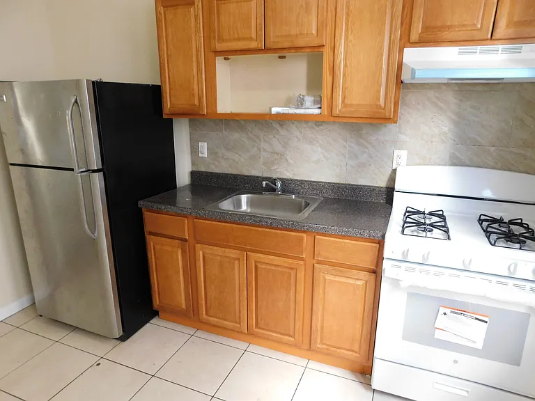 282-284 Renner Ave #1 — Photo 10