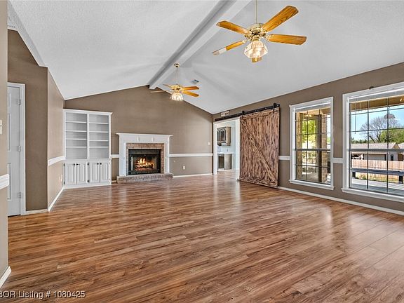 2nd image of 705 Northview Dr