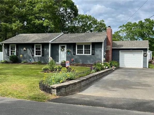 4 Menunketesuck Drive, Clinton, CT 06413