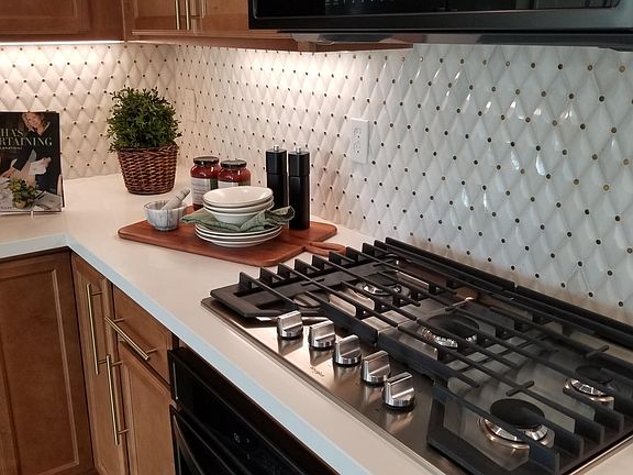 3rd image of 157 Llano De Los Robles Ave #1