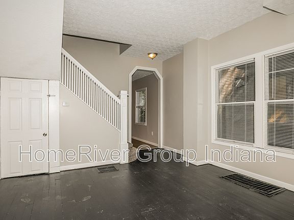 4th image of 2864 Highland Pl