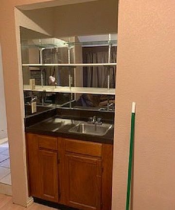5th image of 7116 Sunnybank Dr