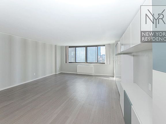 3rd image of 376 Broadway APT 12G