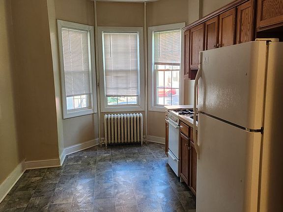 5th image of 530 High St APT 2
