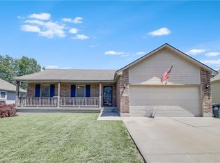 801 SW Brome Dr, Grain Valley, MO 64029