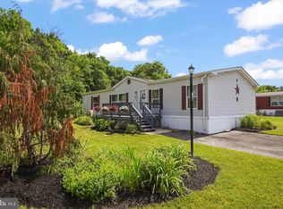 700 Cassel Rd Trailer 146, Manchester, PA 17345