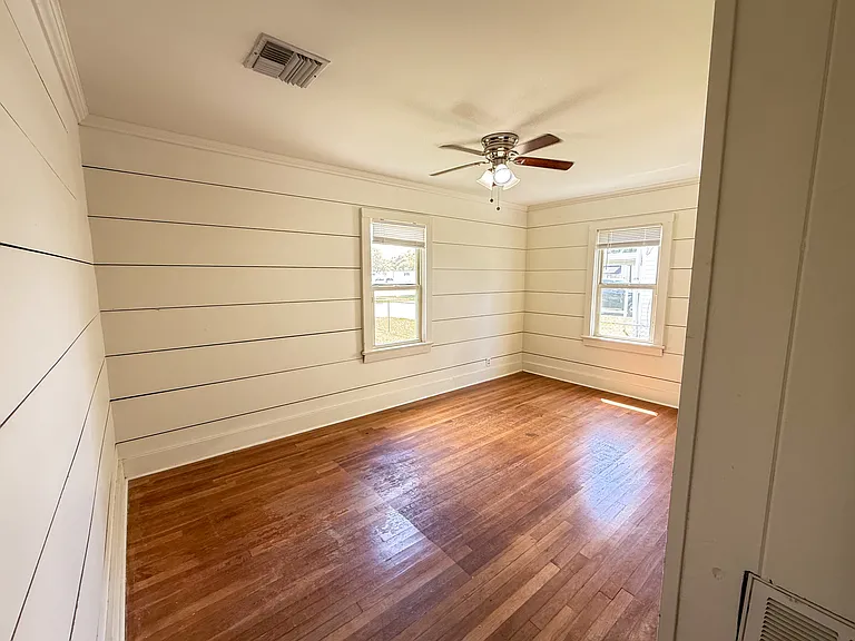 602 Hoover St — Photo 10