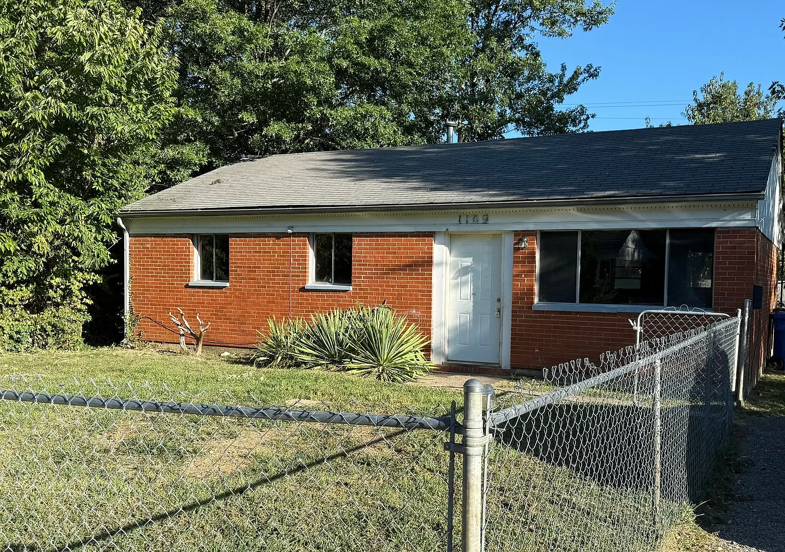 1109 Birch — Photo 1