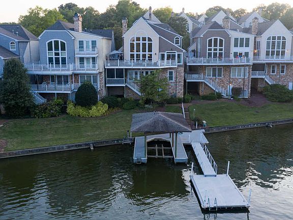 2nd image of 2233 Breakwater Dr