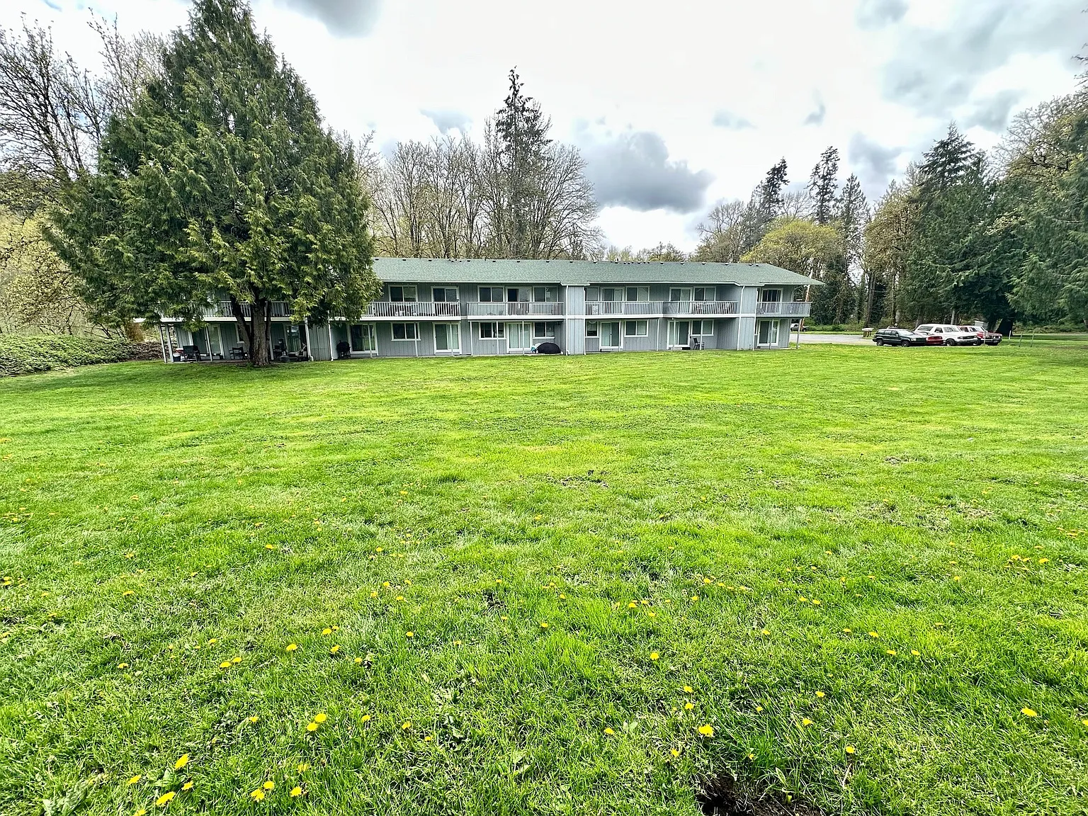 Riverside Manor — Photo 1