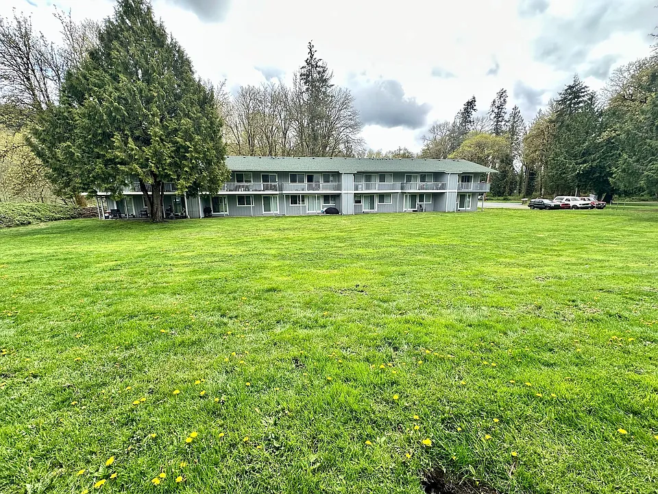 Riverside Manor