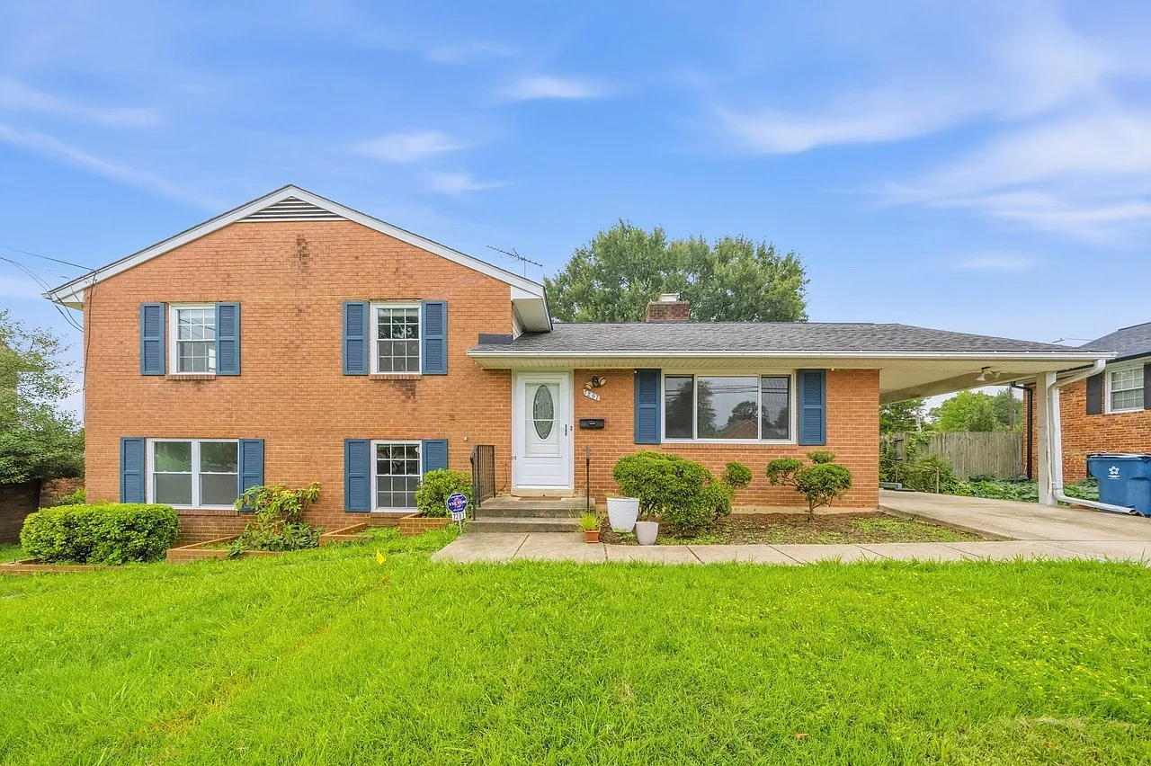 5 bed, 1700 sqft, $3,500 — Photo 1
