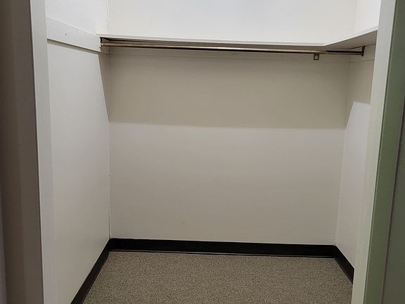 4th image of 223 Butler St #2