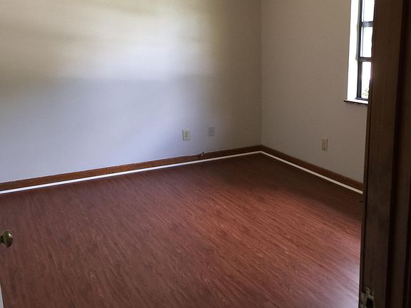 5th image of 77 Ezzard St