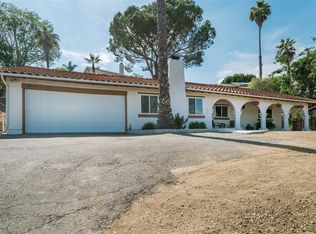 212 Woodland Dr, Vista, CA 92083