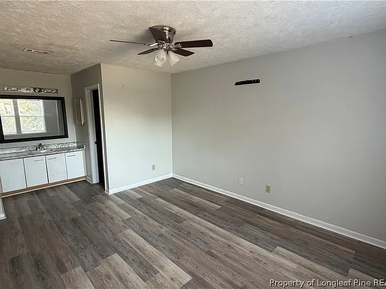 Wood Creek Dr — Photo 8