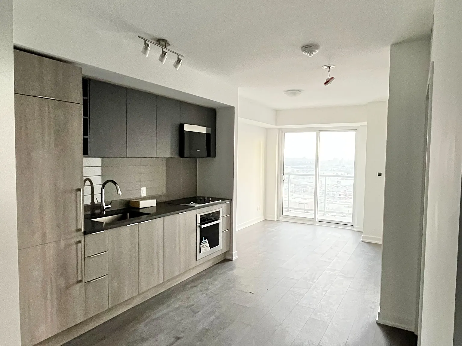 1 bed, $2,100 — Photo 2