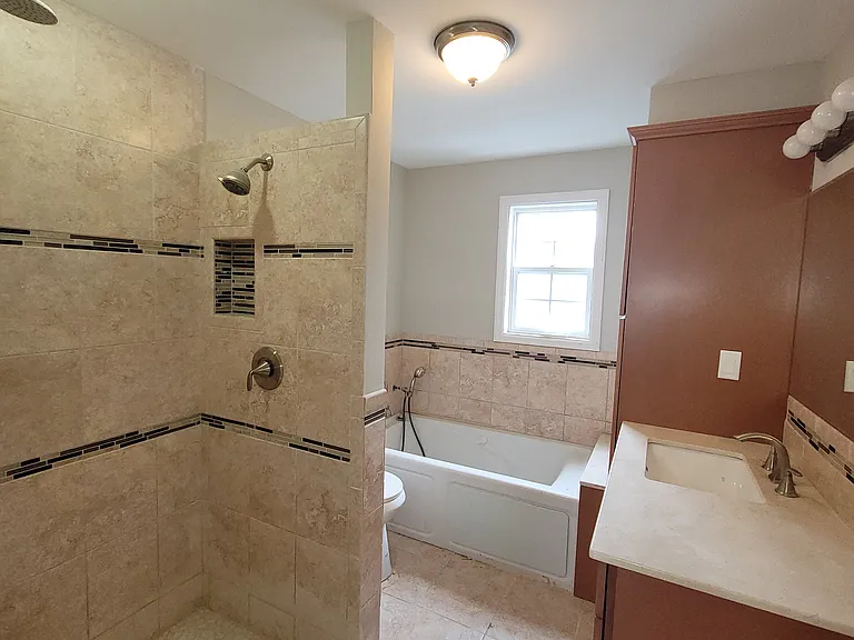 27-29 Highland Ave #27 — Photo 12