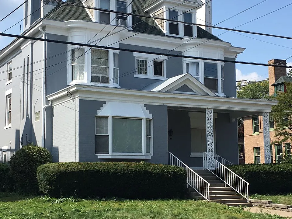 210 E End Ave #2A