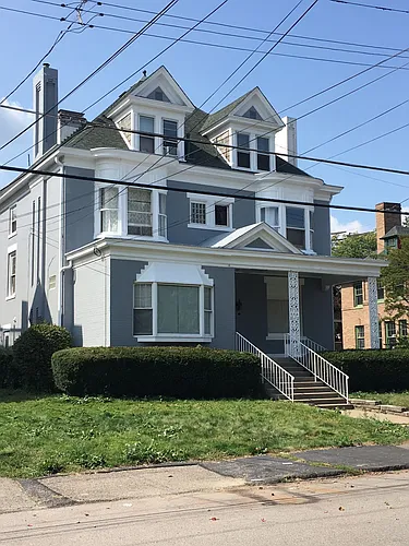210 E End Ave Photo 1