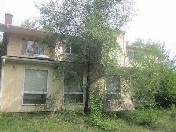 2nd image of 207 W Beech Dr
