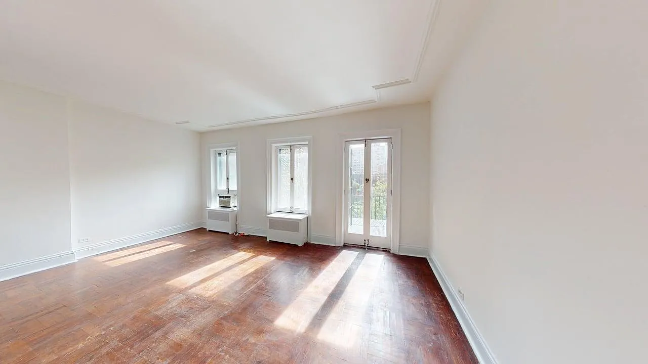 154 East 37th Street — Photo 3