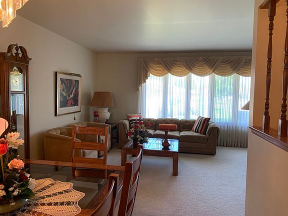 4th image of 18240 Montana Ct