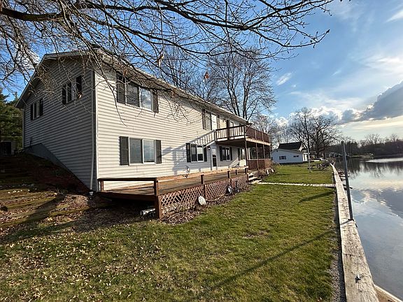 4th image of 571 S Bass Lake Dr