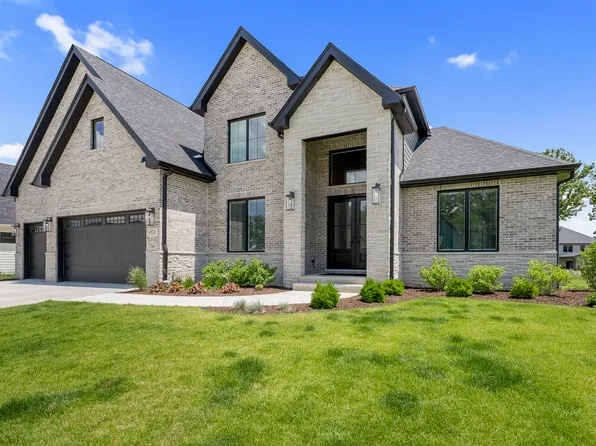 9533 Tall Grass Trl, Saint John, IN 46373