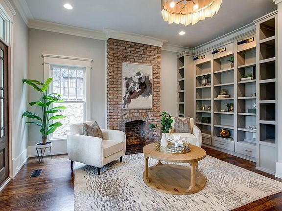 2nd image of 2310 Belmont Blvd