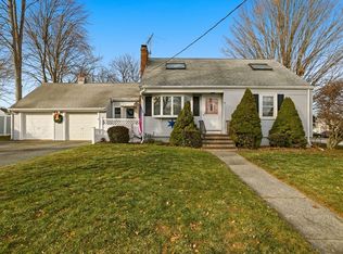 19 Jefferson Dr, Norwood, MA 02062