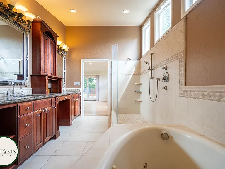 1492 Walbrook Dr — Photo 13