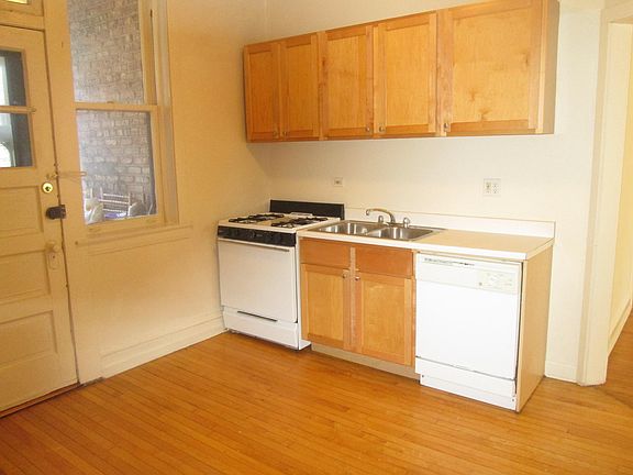 5th image of 1356 W Carmen Ave