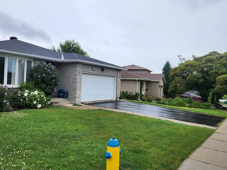464 Thorndale Dr #BASEMENT — Photo 2