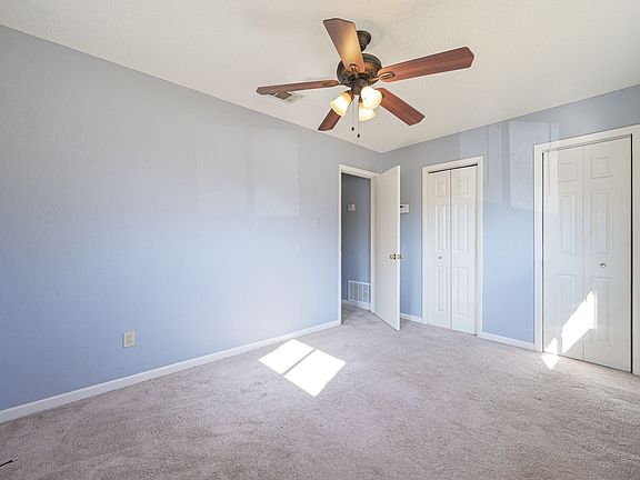 4th image of 404 NW 57th St