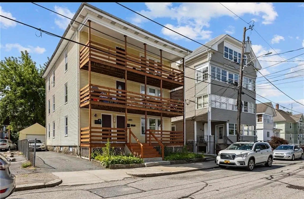 3 bed, 1120 sqft, $2,000 — Photo 1