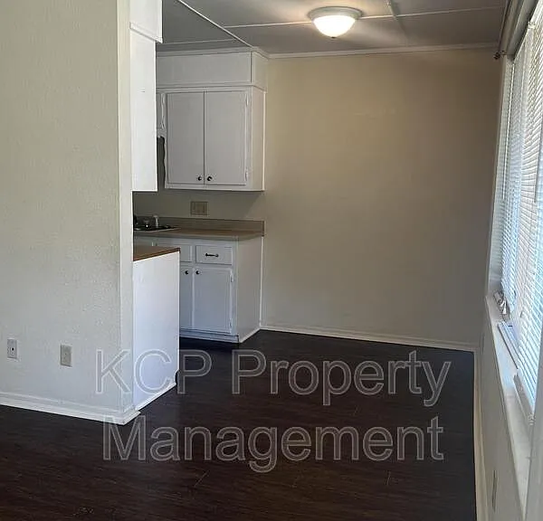1620 S South St #1 — Photo 7
